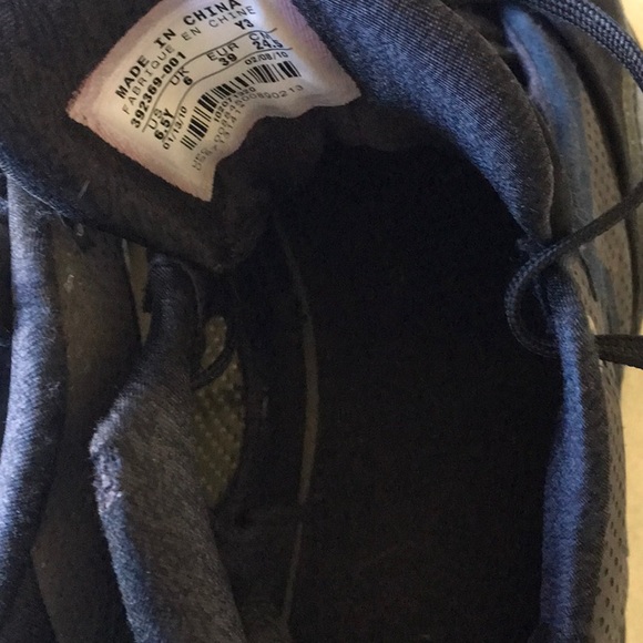 NIKE JORDAN YOUTH 2010, SIZE 6.5 GREAT SHAPE USED - Picture 4 of 5